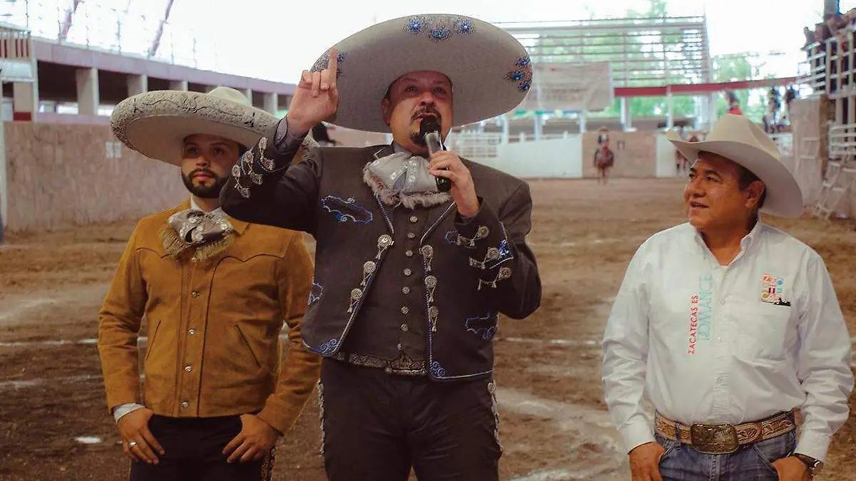 Lenardo y Pepe Aguilar